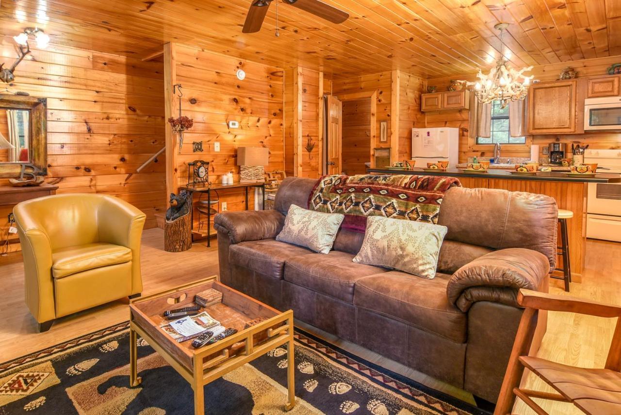 Permanent Vacation-Private Honeymoon Cabin With Hot Tub Sevierville Exteriör bild