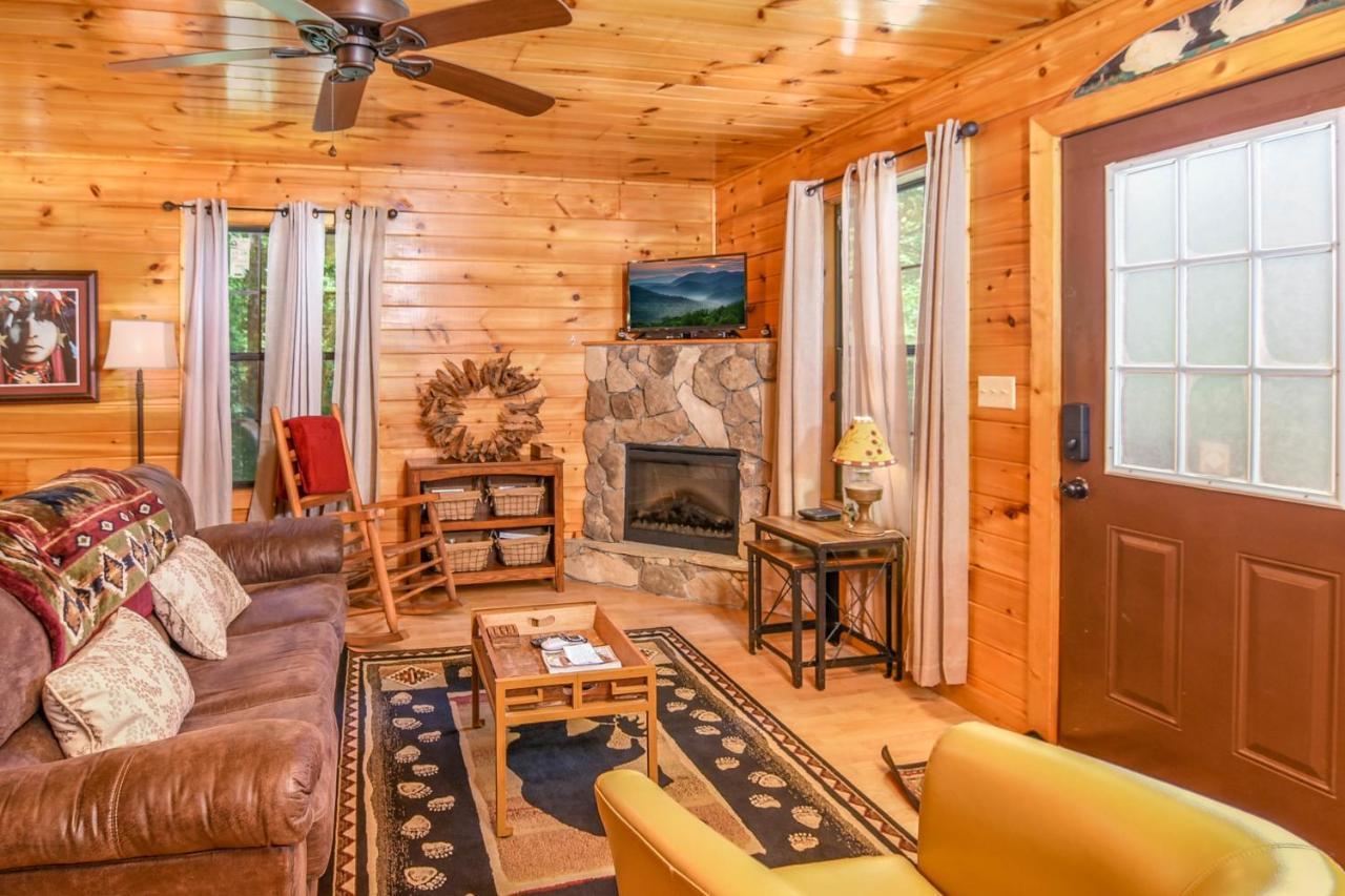Permanent Vacation-Private Honeymoon Cabin With Hot Tub Sevierville Exteriör bild